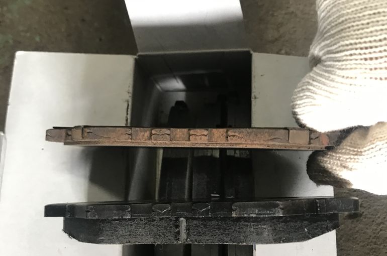 ブレーキパッド交換