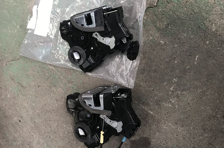 ドアロック修理